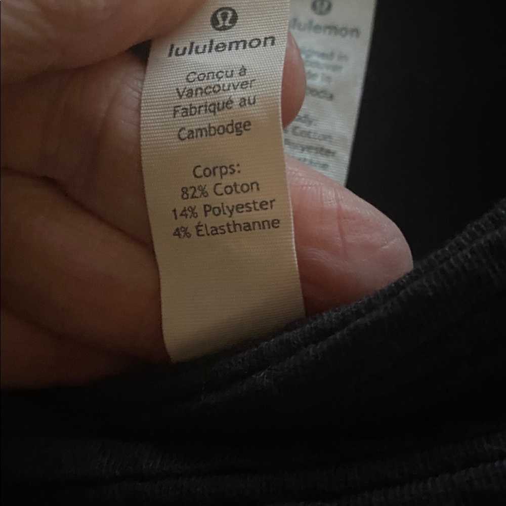 Lululemon size L/XL dark blue top roll up long sleeves - Picture 10 of 10